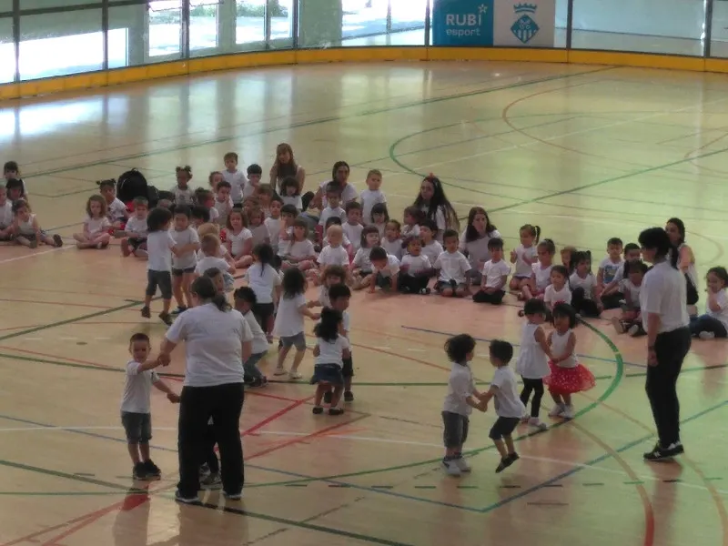 Més de 200 infants de 2 i 3 anys participen a la mostra de dansa de les Escoles Bressol