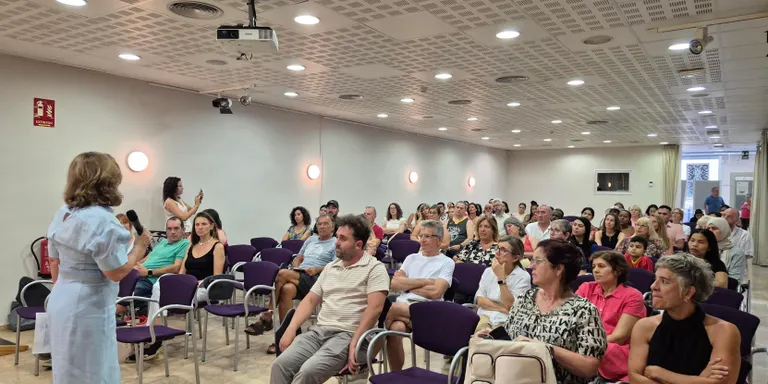 El Servei Local de Català de Cambrils formarà avui les noves parelles lingüístiques del Voluntariat per la llengua