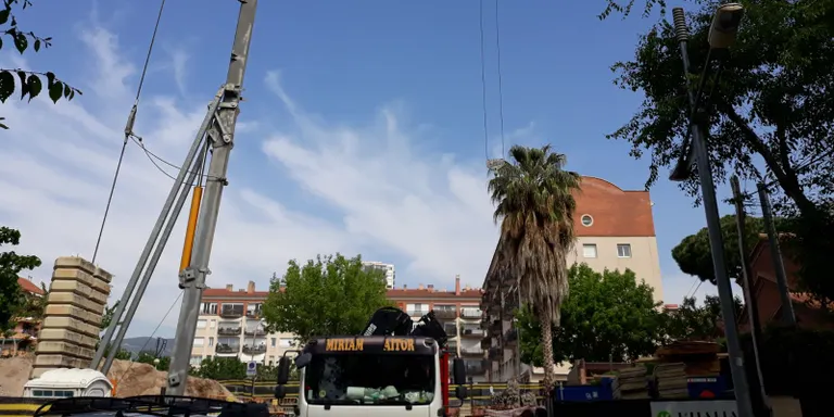 Un ferit greu en un accident laboral en unes obres particulars al carrer Colom amb carretera de Cabrils