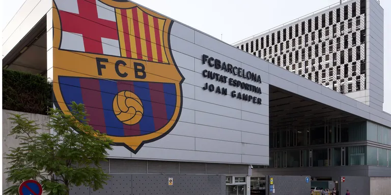 Un jugador del Barça visita el CD Morell