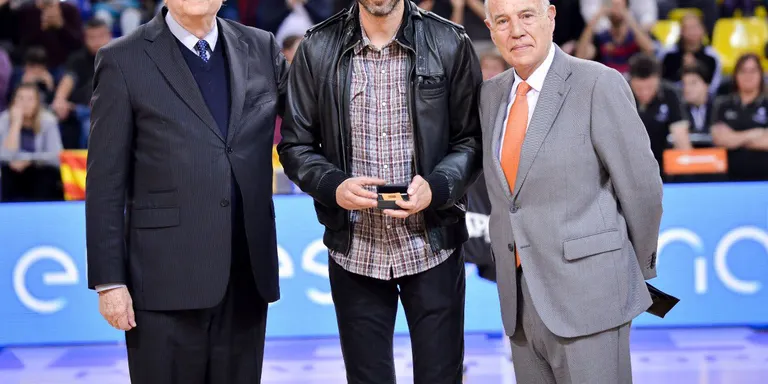 Juan Carlos Navarro rep la Medalla al Mèrit en Basquetbol categoria Or