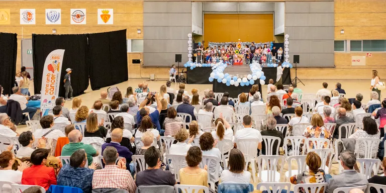 Èxit de participació en la Desfilada Solidària de Constantí a benefici d’AFANOC