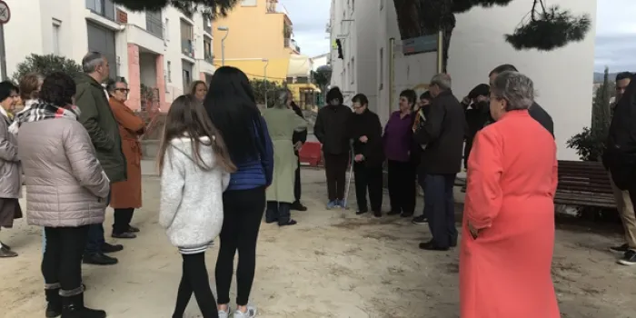 Els veïns de Sant Elm traslladaran a un advocat les deficiències en les obres al barri