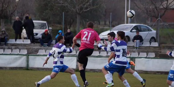 El CF Organyà empata amb l'Alcoletge (1-1) i perd amb l'Angulària (2-3)