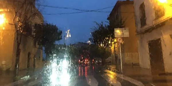 Una vintena de carreteres tallades total o parcialment a causa del temporal Gloria