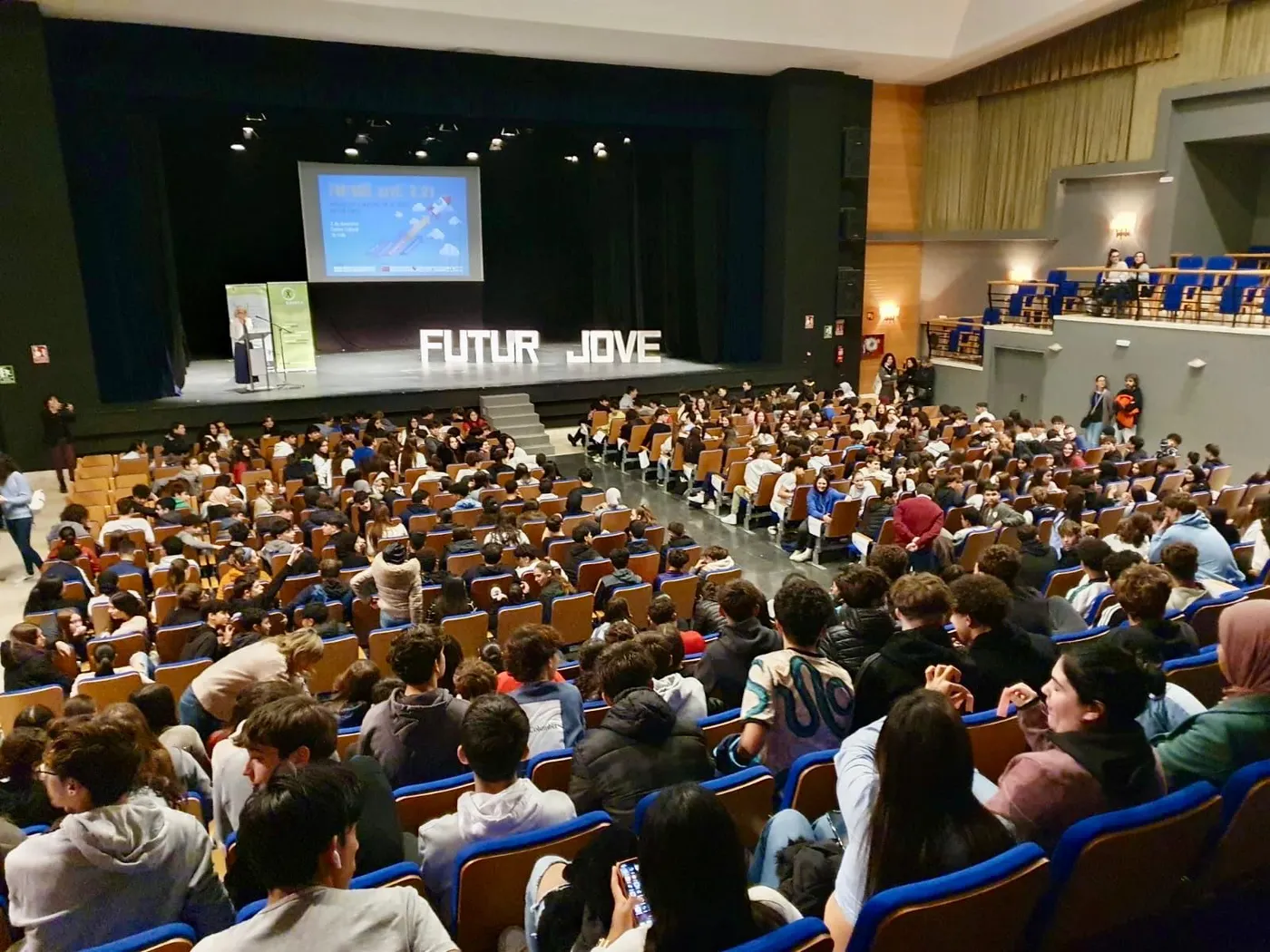 Estudiants de Valls i l’Alt Camp participen al Futur Jove 2024