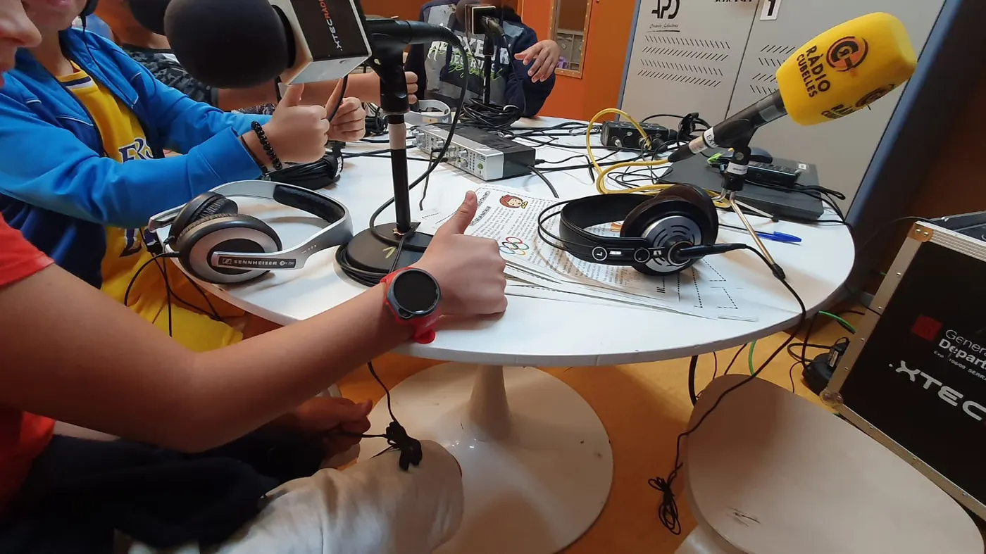 Ràdio Cubelles inicia una nova temporada de les ‘Tertúlies Educatives’ amb l’alumnat de cinquè de les escoles del municipi