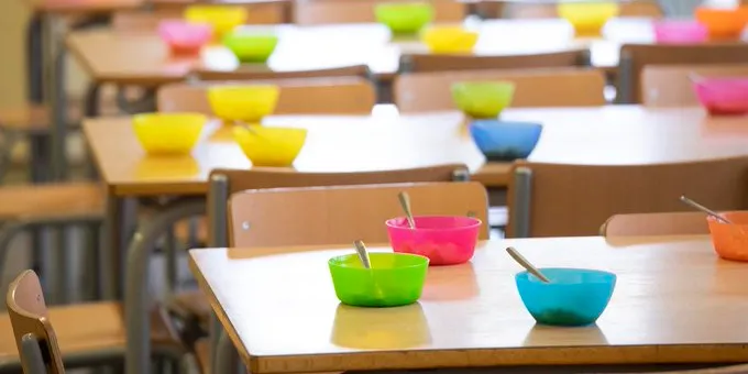 Els Departaments d'Educació i d'Afers Socials garanteixen els ajuts per menjador i per a menors usuaris dels serveis d'intervenció