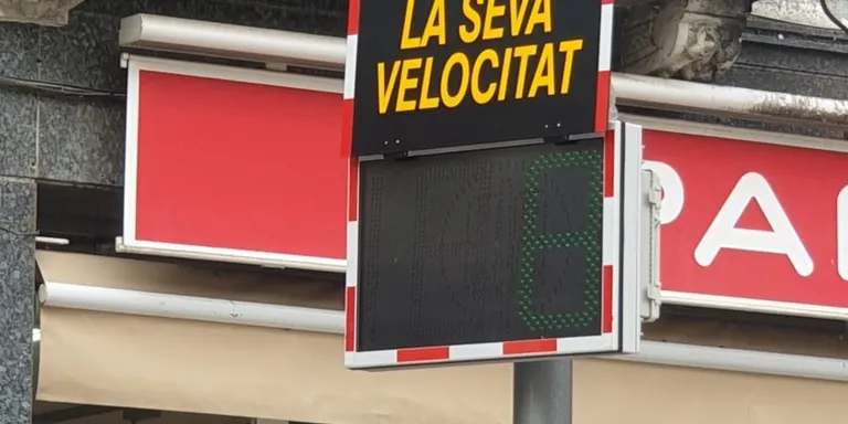 Cada mes passen per la part alta de la Riera uns 20.000 vehicles. El 70% hi circula a menys de 30km/h