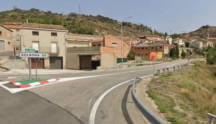 Il·lesos els implicats en un accident entre un autobús escolar i un camió a Biosca