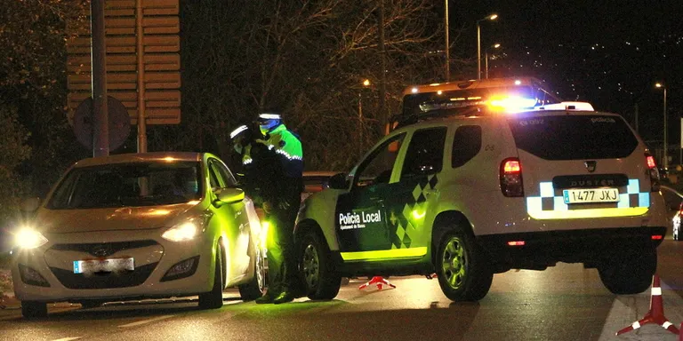 La Policia Local de Blanes deté in fraganti tres persones per robatori amb força en grau de temptativa