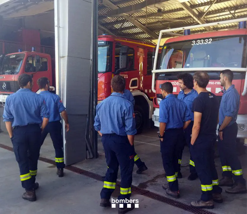 Tornen a cremar cinc contenidors més a Cambrils aquesta passada nit