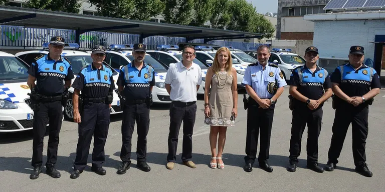 Renovaci\xf3 de vuit cotxes patrulla de la Policia Local de Rub\xed