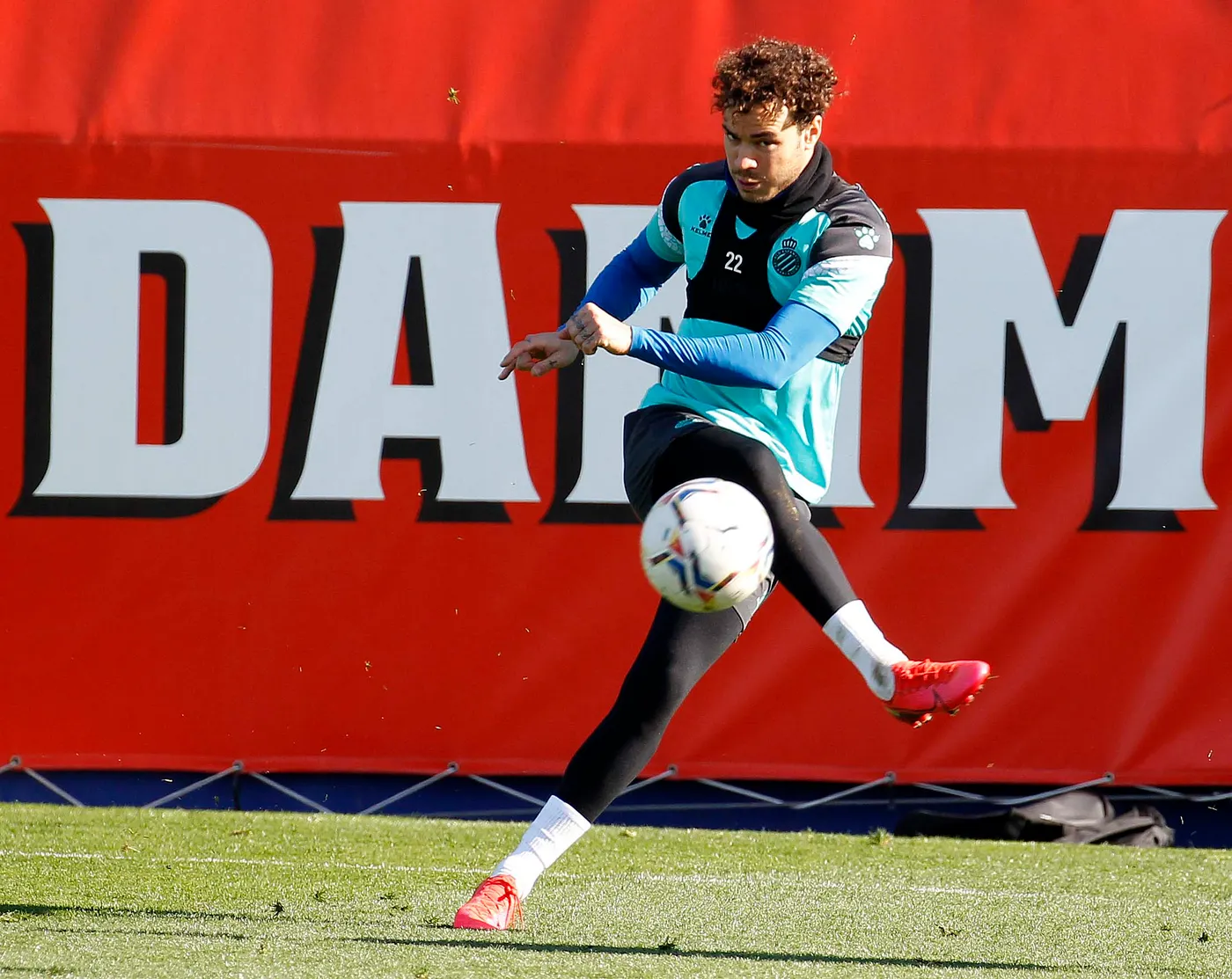 L'Espanyol visita el camp del líder