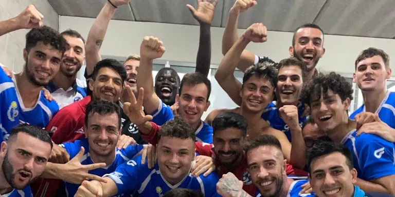 El Cambrils Unió goleja el Montblanc i se situa líder del seu grup de Segona Catalana