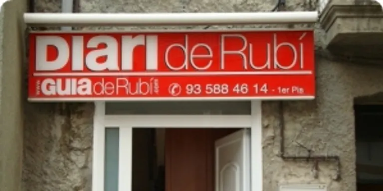 Carroussel Infovallesà amb la portada de demà del Diari de Rubí, Ràdio Sant Cugat i Canal Terrassa
