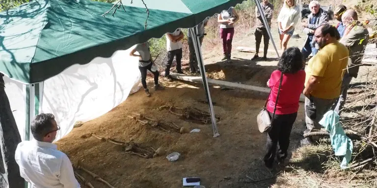 Localitzats quatre cossos en les tasques d'excavació d'una fossa amb víctimes de la Guerra Civil a Canturri