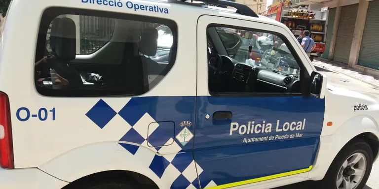 La Policia Local de Pineda insisteix en la obligatorietat de fer confinament a casa