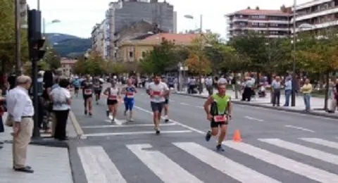 AVISO DE TRÁFICO CON MOTIVO DE LA SALIDA Y PASO POR IRUN DE LA BEHOBIA-SAN SEBASTIÁN