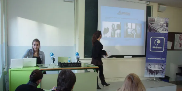 Alba Solé i Isabel Montero exposen un treball de recerca sobre RàdioSeu