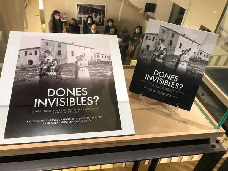 Extracte de les cançons del llibre Cantar i fer paper interpretades per la CORAL RIUDEBITLLES