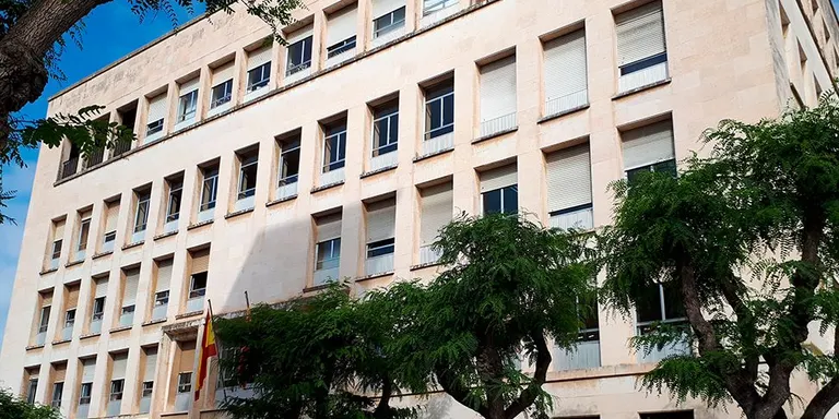 Tres i mig de presó a set persones acusades de vendre droga a Valls