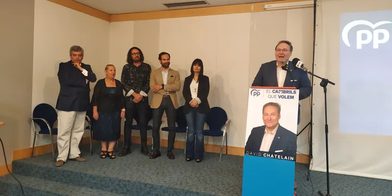 David Chatelain presenta tota la llista electoral del PP a Cambrils i els principals punts programàtics