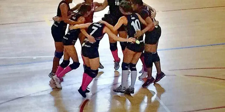 Victòria històrica del Vòlei Torredembarra Femení en el seu debut a casa com a equip de Primera Catalana