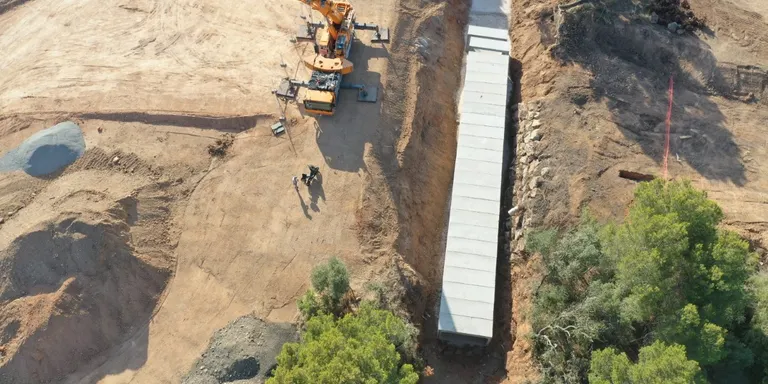 Comença la canalització del barranc on s’ha de construir el pont de l’avinguda de l’Esport