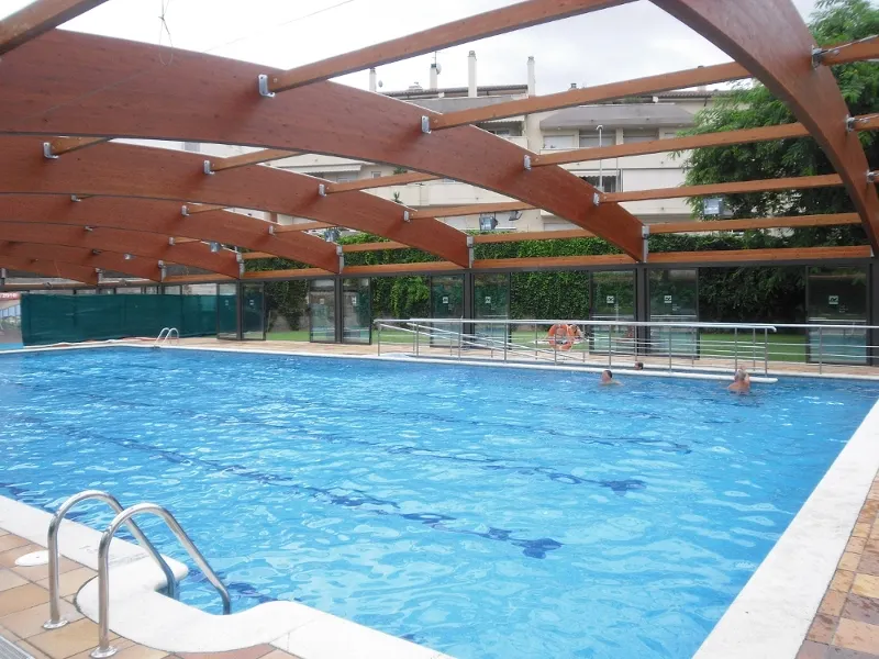 Foto d'arxiu de la piscina de Can Rosés