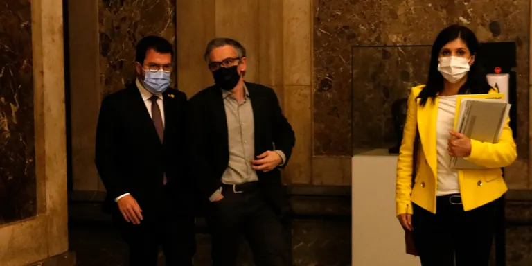 Aragonès i Borràs encapçalen una reunió de coordinació entre ERC i JxCat al Parlament