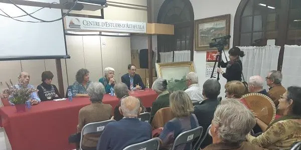 Els fills i hereus del pintor Josep Sala formalitzen la donació de l’obra l’”Estació d’Altafulla” al Centre d’Estudis d’Altafulla