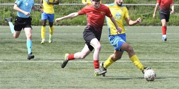El Catllar perd davant el Santboià, però manté els quatre punts de marge amb el descens (3-1)
