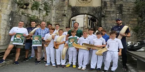 LA CESTA PUNTA Y LA GASTRONOMÍA PUNTO DE ENCUENTRO DE LOS VIERNES DE JULIO Y AGOSTO EN HONDARRIBIA