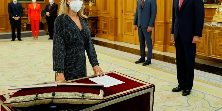 Raquel Sánchez assumeix la cartera de Transports defensant la "coogovernança d'un model federal"