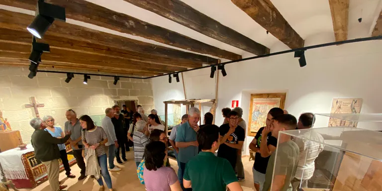 La Casa Gran del Miracle acull una exposició de 120 objectes antics relacionats amb la història de Riner i del Solsonès