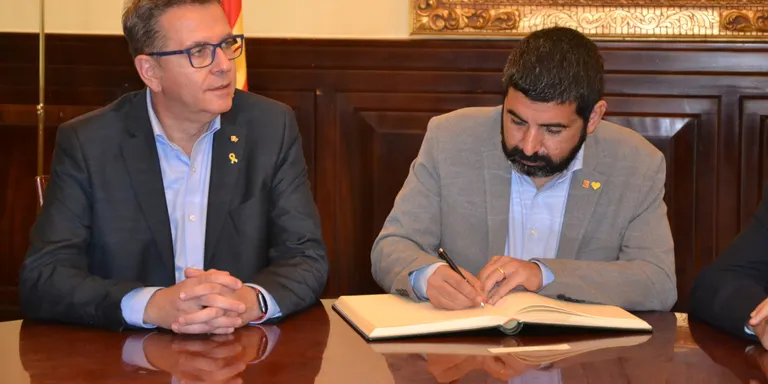 La Diputació i la Generalitat defensen la protecció de famílies vulnerables davant els talls de llum