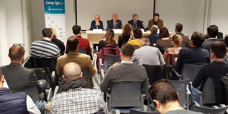 Les llistes de l’atur baixen de les 6.000 persones per primera vegada en set anys
