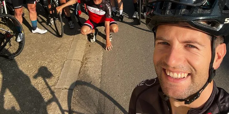 El Club Ciclista d'Alguaire baixa la Flama del Canigó
