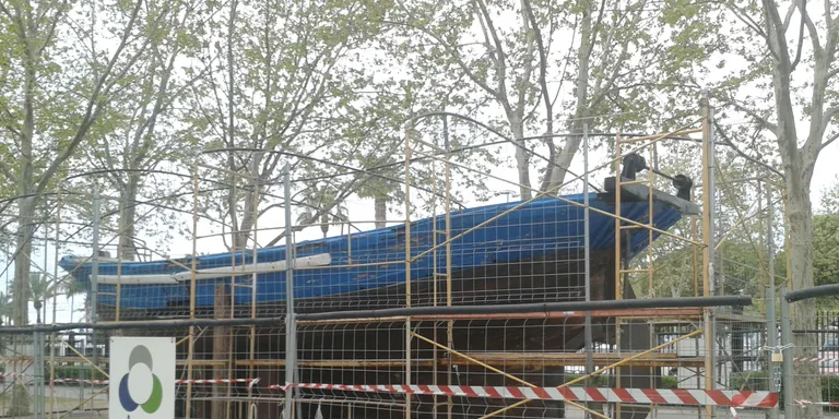 L’Ajuntament de Cambrils millora l’enllumenat i restaura l’embarcació Marinera del Parc del Pescador