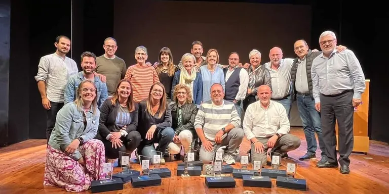 La companyia del Centre s'emporta 11 premis al Concurs de Teatre Català de Gràcia amb l'obra 'Codi Roig'