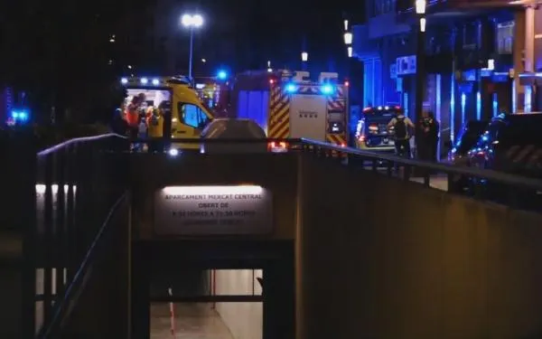 Un mort i un ferit crític mentre feien tasques de manteniment en una fossa sèptica del Mercat Central de Tarragona