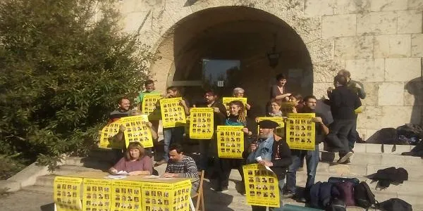Representants de partits, sindicats i usuaris denuncien la privatització encoberta del sistema públic de salut a Tarragona