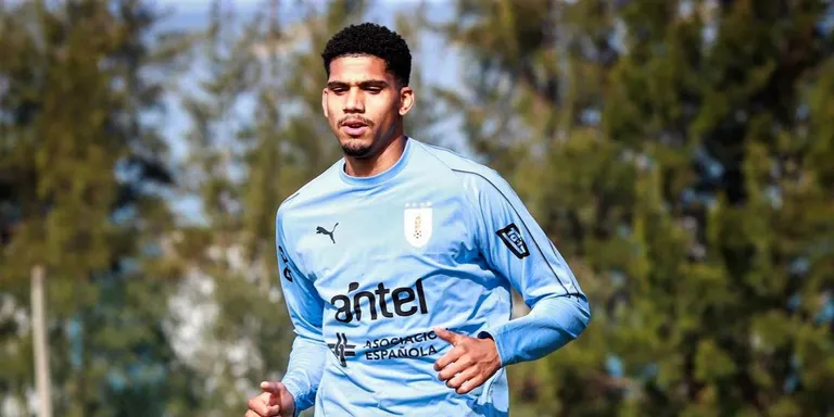 Araujo es lesiona amb la selecció i es podria perdre el clàssic