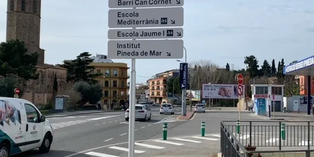 Pineda actualitza les senyals de trànsit indicadores a la carretera Nacional II
