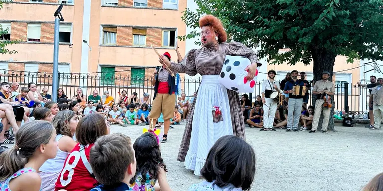 La comissaria dels Mossos i el relleu a l'alcaldia, protagonistes dels versots dels Malcasats