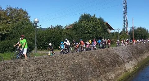 UNA MARCHA CICLISTA DE RÉCORD