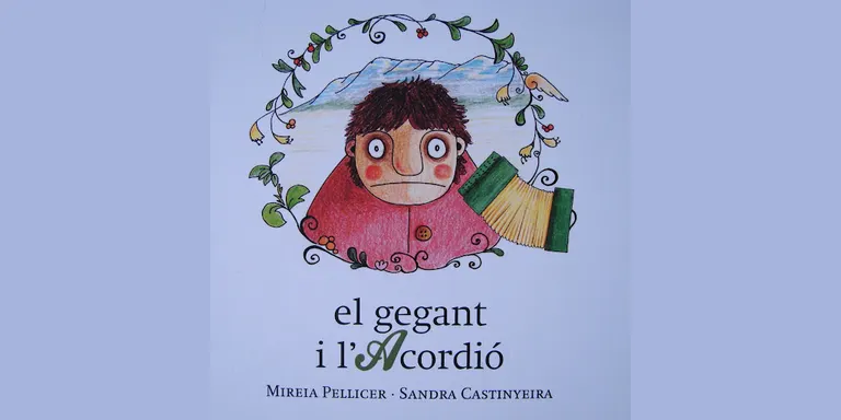 Mireia Pellicer explica a la Biblioteca de Sant Agustí el seu conte 'El gegant i l'acordió'