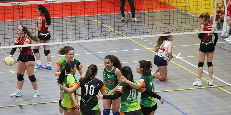 Derrota del Vòlei Rubí per acabar la primera fase i ja pensar en la segona