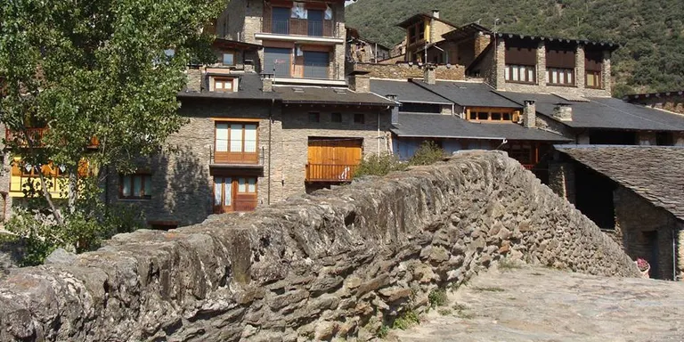 Ensenyament i transport públic, cara i creu de la percepció del món rural a Catalunya